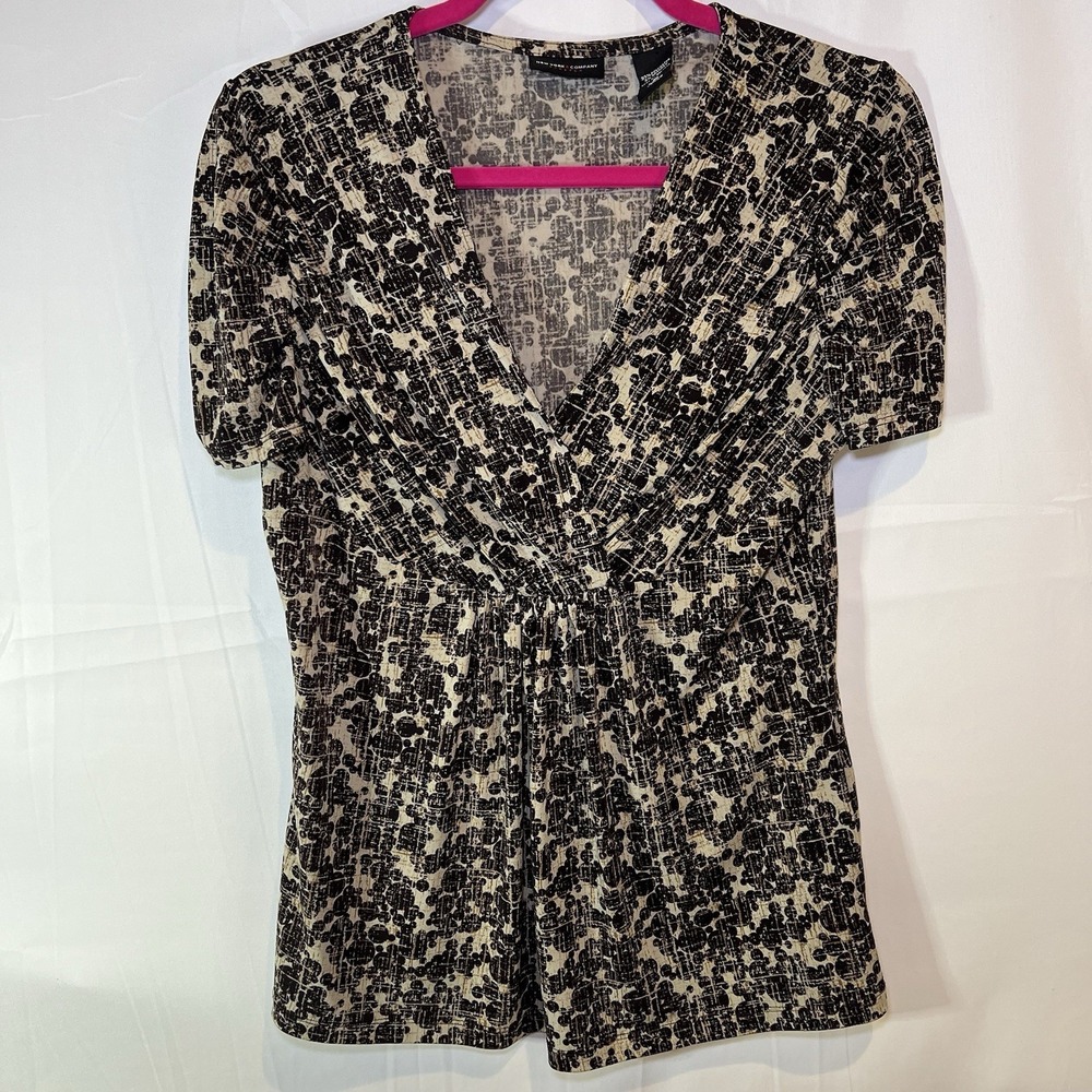 Ladies Medium Blouse Top, Cap Sleeve, V-Neckline, Stretch, by New York & Company